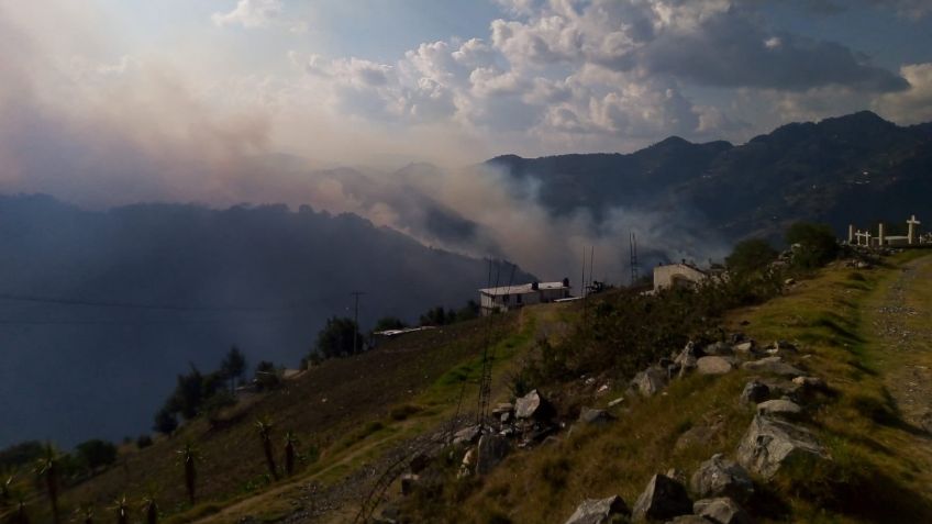 Puebla: muere una persona por incendio Forestal de Zacatlán: evacuan varias comunidades