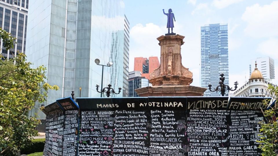 La nueva estatua se instalará a un costado del antimonumento.