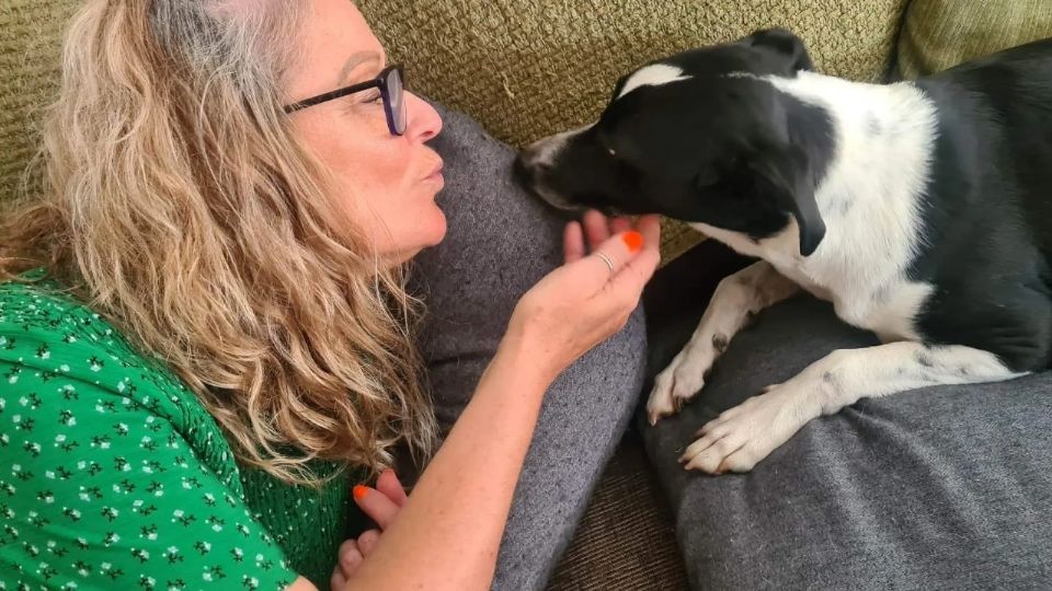 La mujer acudió a un médico luego de la actitud de su mascota.