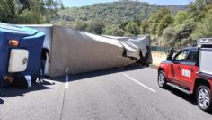 Caos en la autopista México-Cuernavaca: vuelca un tráiler con dirección a la CDMX