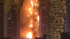 VIDEO: Captan el momento en que incendio arrasa con edificio residencial en Emiratos Árabes