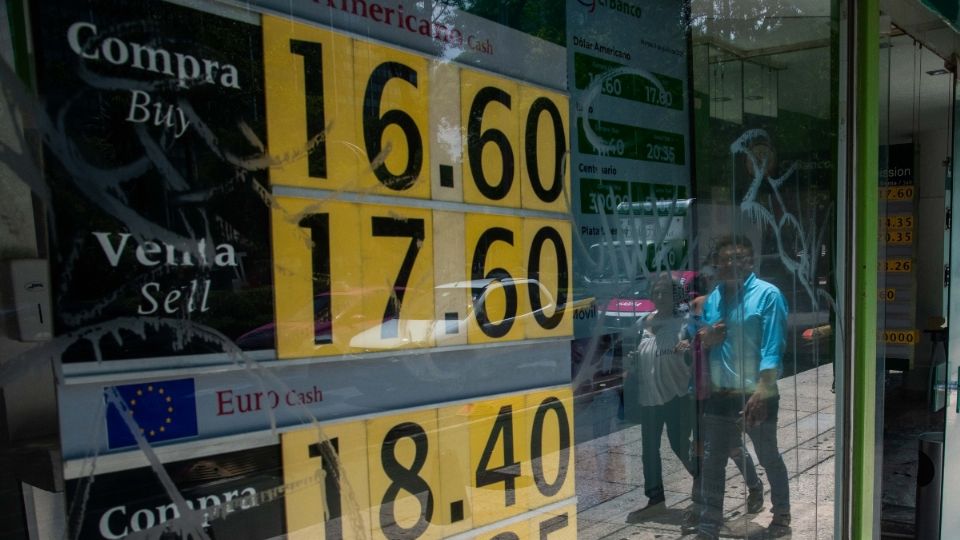 La semana previa, el peso mexicano cerró con una depreciación de 8 centavos.