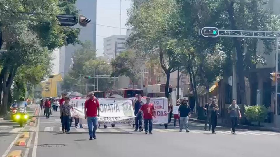 La comunidad estudiantil pretende llegar hasta el inmueble de la SEGOB