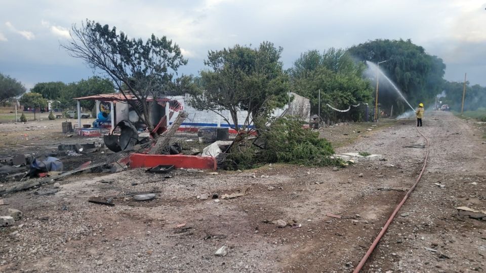 Hasta el lugar llegaron elementos de Seguridad Pública Municipal, Bomberos y Protección Civil, entre otras dependencias