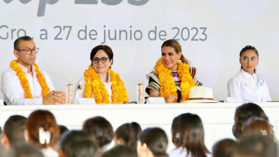 Inaugura Evelyn Salgado con la titular de CNPC Laura Velázquez, la obra educativa en plantel afectado por sismos del 2017 en Chilapa