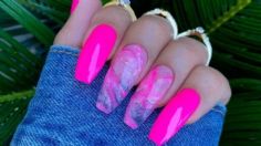 5 diseños de uñas rosas inspiradas en el estilo Barbie que debes usar este verano