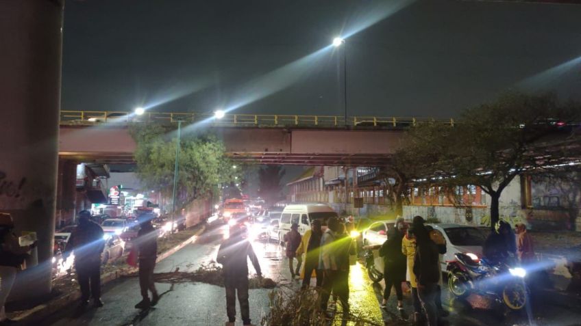 Bloquean Avenida Central para exigir la liberación de piperos que habrían agredido a policías