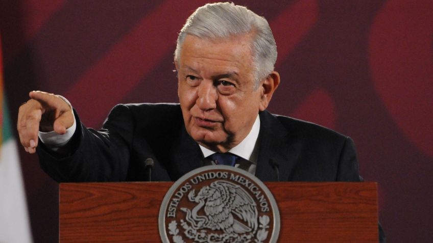 "Todos a robarle a México": AMLO le "cambia" el nombre a la oposición