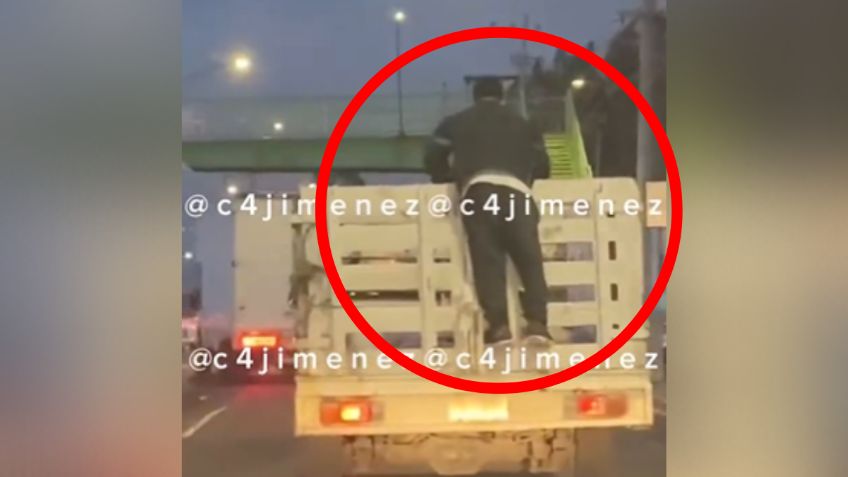 VIDEO: un ladrón se subió a una camioneta en movimiento para robar una escalera