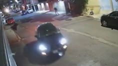 VIDEO: captan a automovilista huyendo de intento de robo, recibió disparos en plena calle