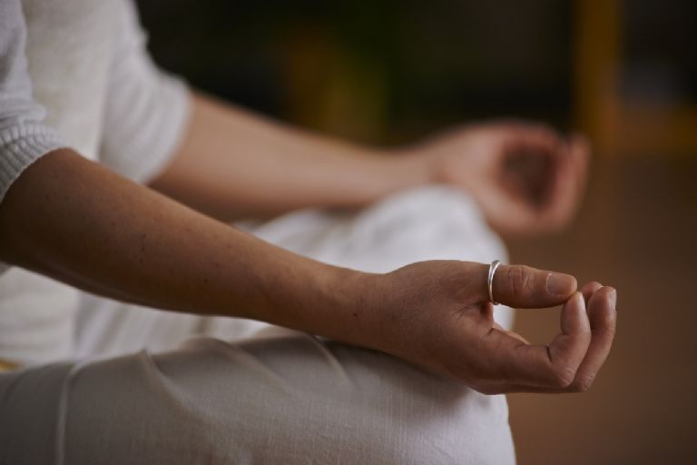 Meditar es bueno para estimular la intuicion