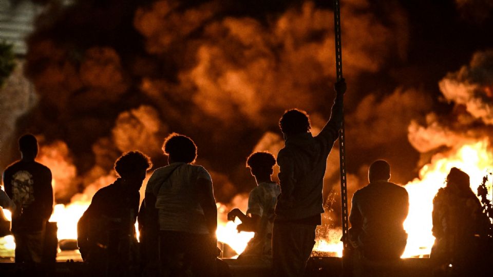 Centenares de adolescentes, entre los 14 y los 18 años de edad, fueron arrestados por las protestas.