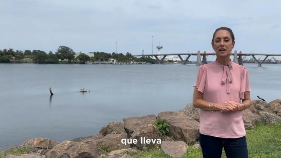 Claudia Sheinbaum en el puerto Lázaro Cárdenas