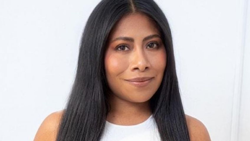 Yalitza Aparicio demuestra que los skinny jeans alargan la figura en mujeres bajitas