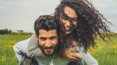 5 ideas de fotos en pareja que debes recrear con tu ser amado