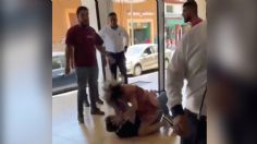 Imágenes FUERTES: una fuerte pelea entre 2 jóvenes deja a un lesionado y 4 detenidos en una preparatoria de Michoacán