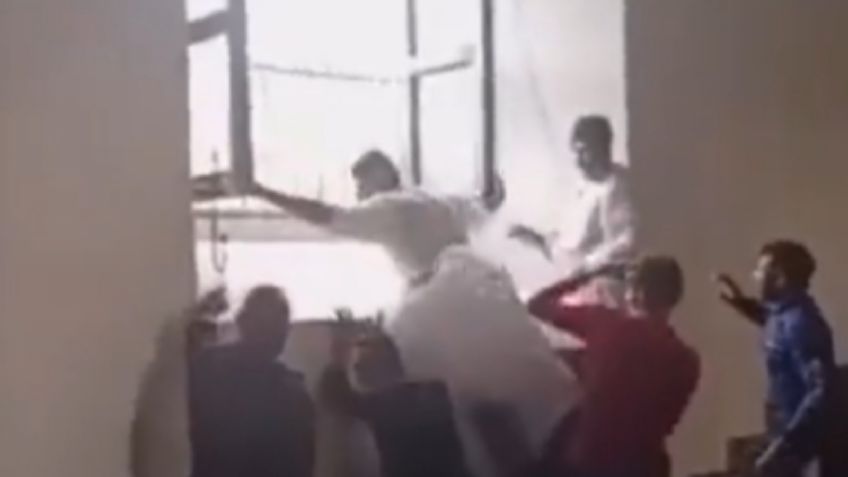 VIDEO | Sacerdote "lucha contra el diablo" para proteger la parroquia de fuertes vientos