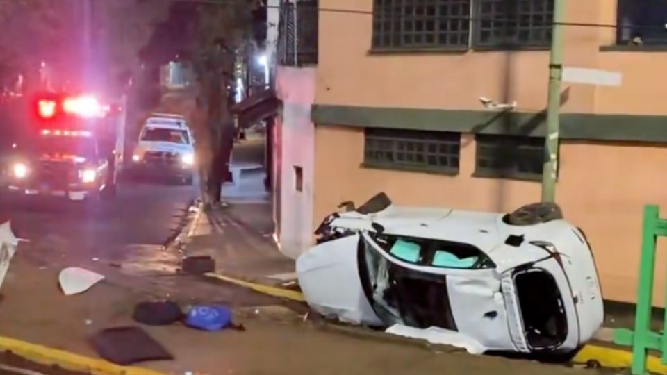 Esta madrugada se registró un fuerte accidente en Churubusco.