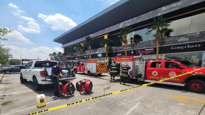 Se incendia local en plaza del norte de la ciudad