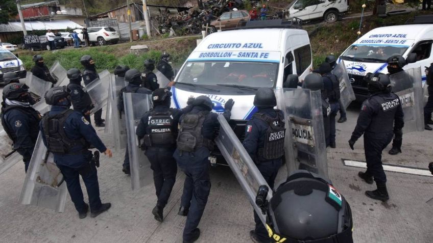 Bloquean ambos sentidos de la Autopista del Sol y carretera federal a Acapulco