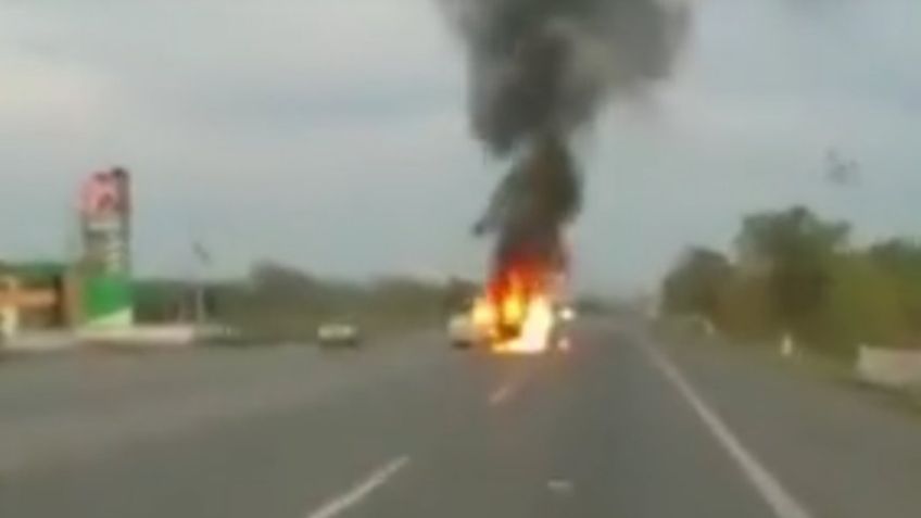 Se registran bloqueos carreteros, quema de unidades y explosiones en Michoacán