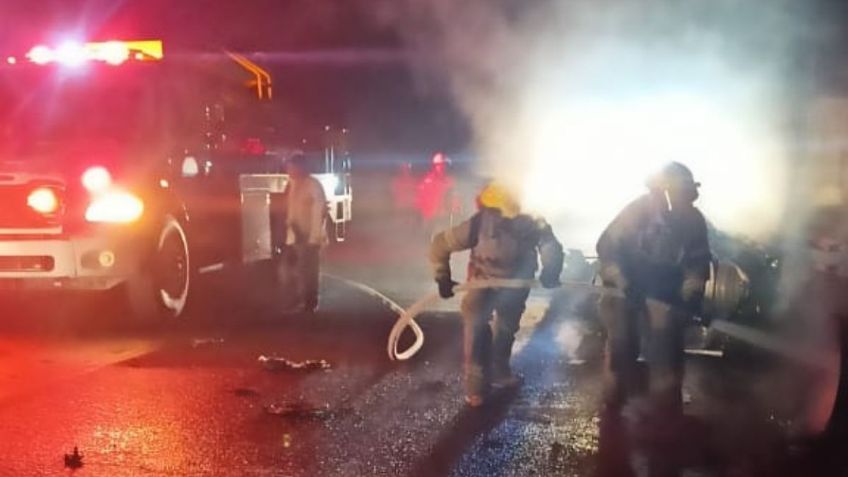 Tráiler impacta un camión y se incendia en Tehuantepec, encuentran un cuerpo calcinado