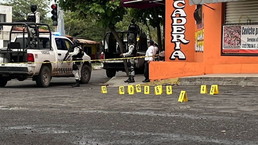 Comando armado acribilla una patrulla en Colima: muere mujer policía en el ataque