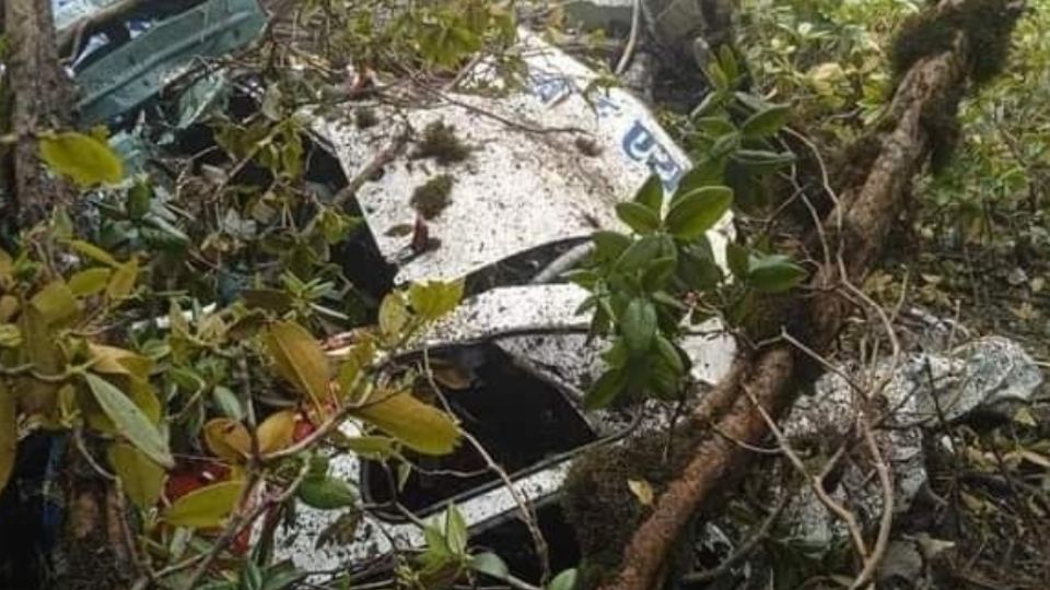 Los seis tripulantes de la aeronave murieron en el lugar.