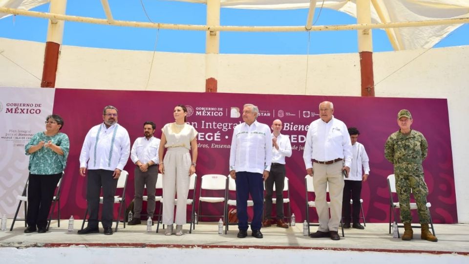 Desde la Isla de Cedros en Ensenada, el presidente Andrés Manuel López Obrador afirmó este viernes que la transformación política del país continuará