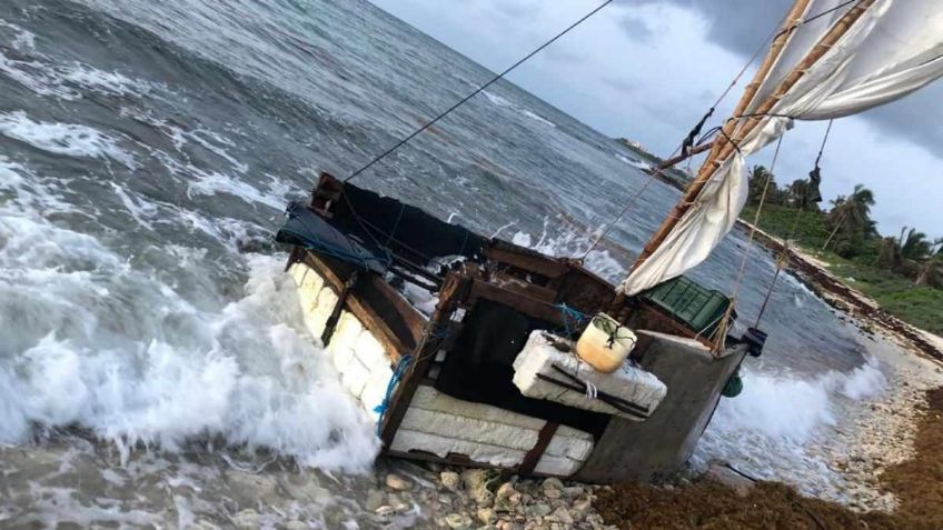 Naufragaron en altamar con una embarcación hecha a mano, así rescataron a 6 cubanos en Quintana Roo