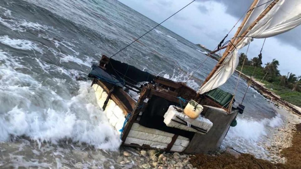 En una balsa hecha a mano los migrantes cubanos buscaban llegar a Estados Unidos.