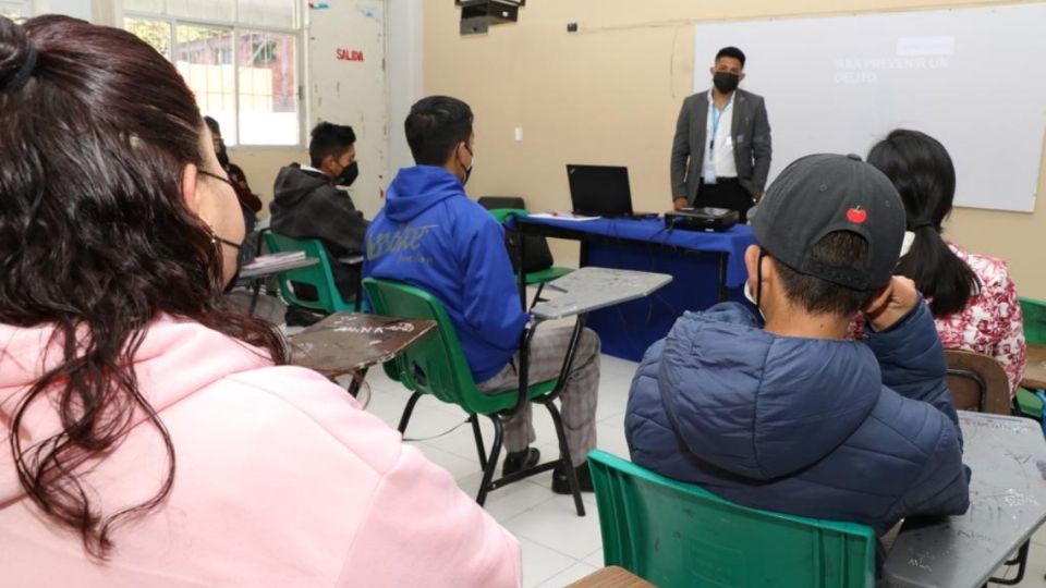 Promueven la prevención del delito a través de pláticas al alumnado