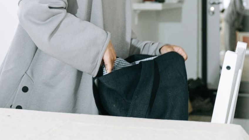 El mejor tip para doblar las bolsas del supermercado y que ocupen menos espacio