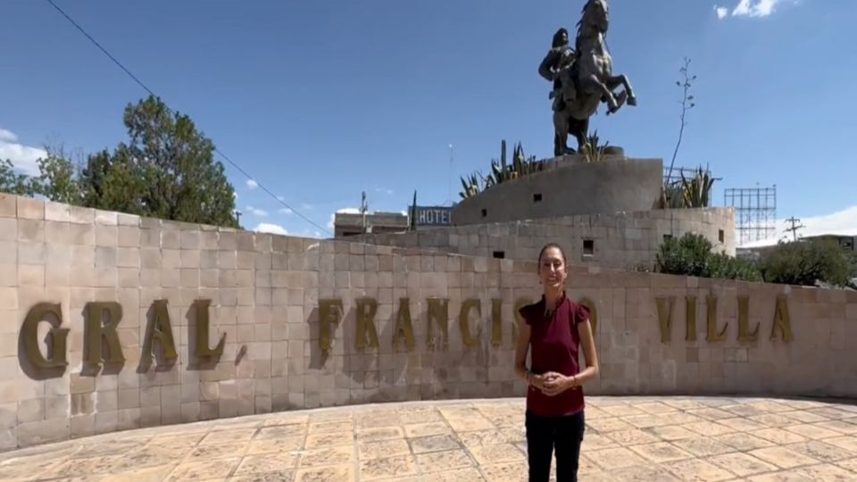 Claudia Sheinbaum visitó el monumento en honor al general Francisco Villa.