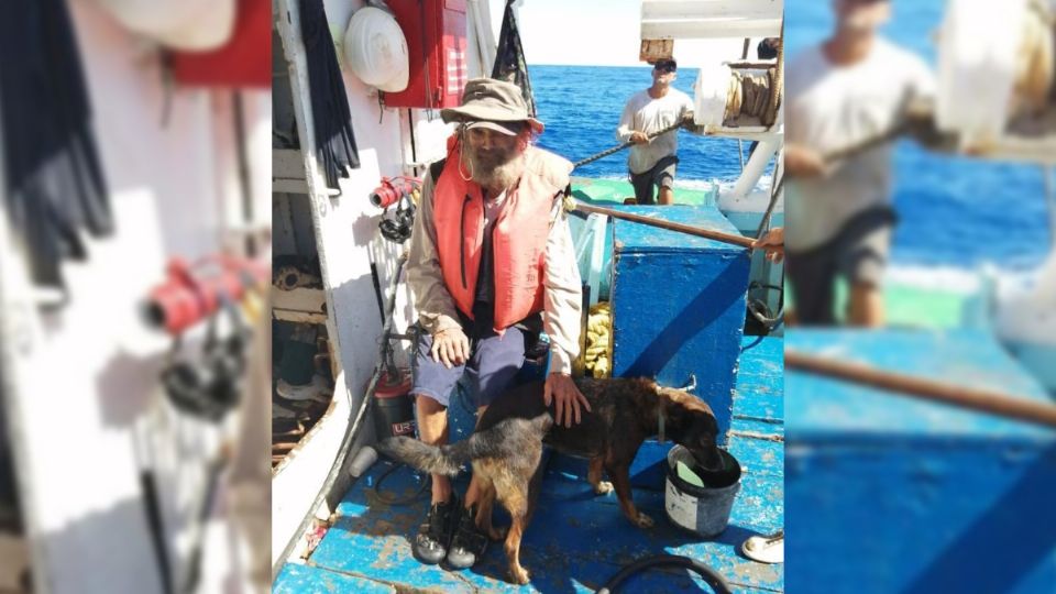 Tim Shaddock y su perrita Bella fueron rescatados por los tripulantes del barco atunero de Tuny.