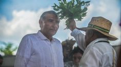 Adán Augusto López inicia su gira en Yucatán con ceremonia maya de purificación