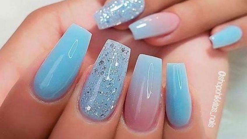 Uñas azul claro, la tendencia que reinará en septiembre y que todas querrán llevar este verano