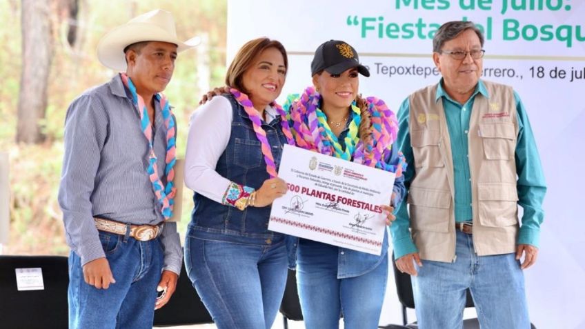 Encabeza Evelyn Salgado actividad de reforestación en Llanos de Tepoxtepec