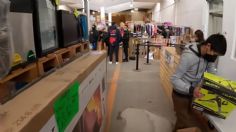 La bodega con botaderos de lujo que vende ropa y electrónicos desde 50 pesos | VIDEO