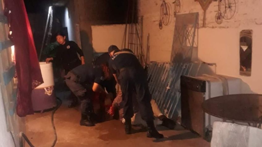 Mujer mantenía oculto y amarrado a un adulto mayor: vestía pedazos de ropa