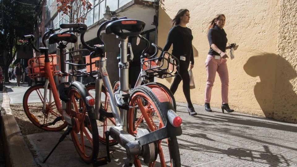 El hombre quedó grabado por cámaras de seguridad del edificio.