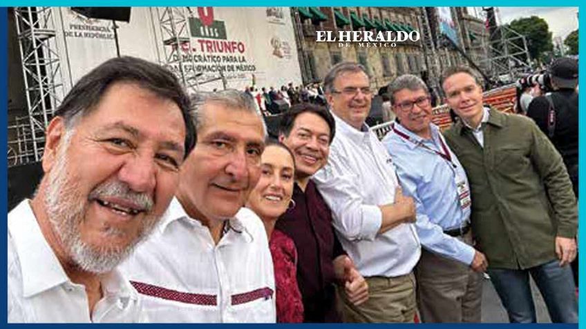 Corcholatas de Morena dan muestra de unidad y apoyan a AMLO en el Zócalo