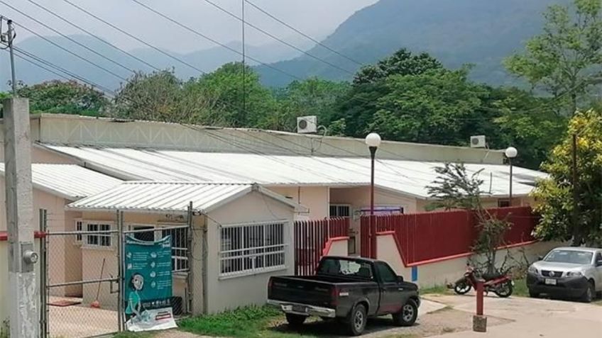 Una niña y un hombre murieron intoxicados por comer mole con pollo, habitantes de Matlapa protestan en un hospital