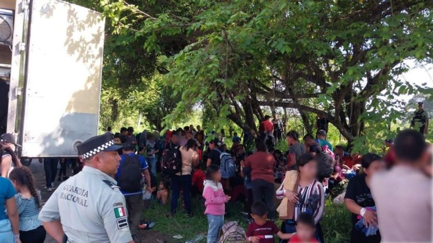 INM rescata 148 migrantes abandonados en caja de tráiler en Veracruz: había 23 menores