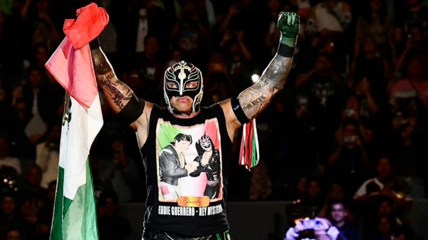 Rey Mysterio se roba el SuperShow 2023 en la arena CDMX