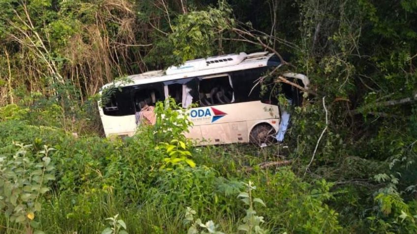 Muere menor de 13 años en accidente de autobús en Bacalar, Quintana Roo