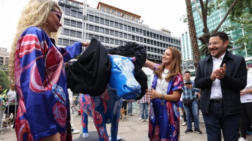 Martí Batres inaugura el "Cow Parade 2023" en el Paseo de la Reforma