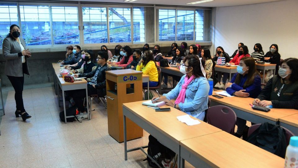 Miles de estudiantes son rechazados por la UNAM cada año