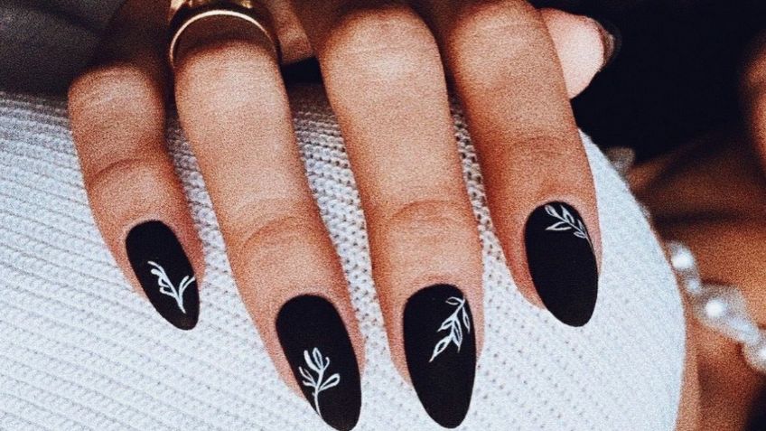 3 diseños de uñas en color negro para tener unas manos elegantes en la oficina