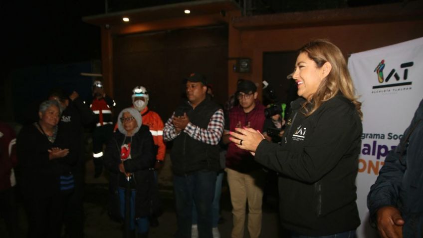 Alfa González entrega apoyos a las familias afectadas por las inundaciones en Tlalpan